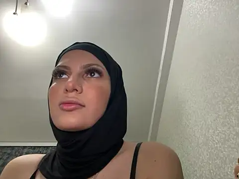 GumusGuray online show from 14, 3, 2025