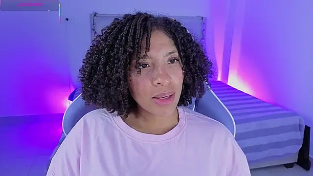 Snapshot of DannaBerry chatting on 22, 10, 2025 DannaBerry online show from 22, 10, 2025