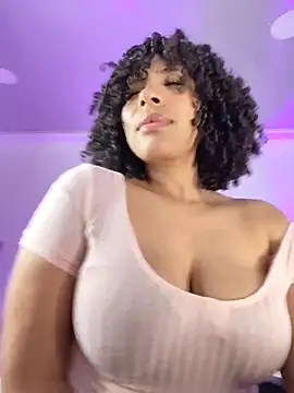 Snapshot of DannaBerry chatting on 24, 10, 2025 DannaBerry online show from 24, 10, 2025