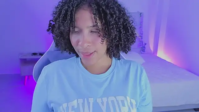 Snapshot of DannaBerry chatting on 29, 10, 2025 DannaBerry online show from 29, 10, 2025