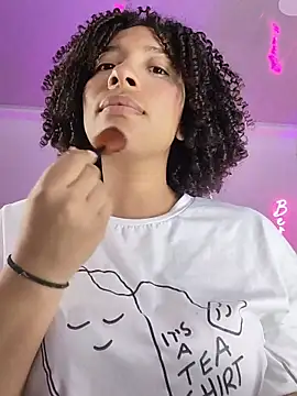 Snapshot of DannaBerry chatting on 24, 11, 2025 DannaBerry online show from 24, 11, 2025