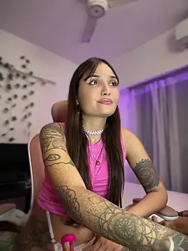 LunaXuan online show from 15, 4, 2026