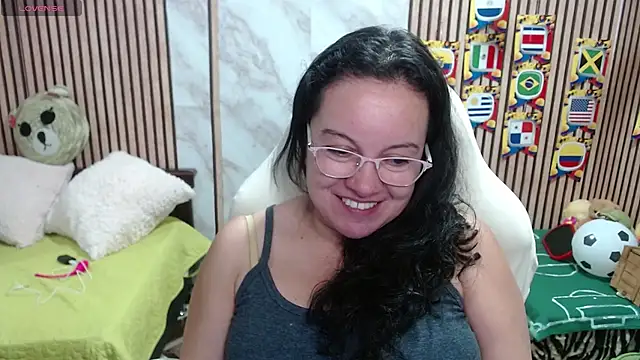 Sonialorens  online show from 9, 7, 2026