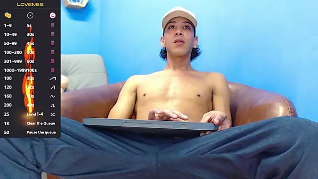 Snapshot of Robert_Kingg chatting on 23, 10, 2025 Robert Kingg online show from 23, 10, 2025