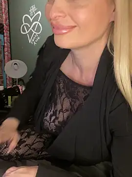 Snapshot of Lisavontease chatting on 20, 9, 2025 Lisavontease online show from 20, 9, 2025