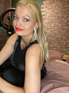 Snapshot of Lisavontease chatting on 26, 10, 2025 Lisavontease online show from 26, 10, 2025