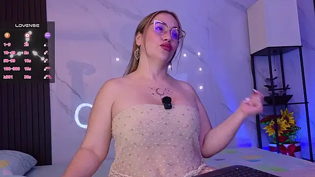 hotpawgmilf online show from 14, 6, 2026