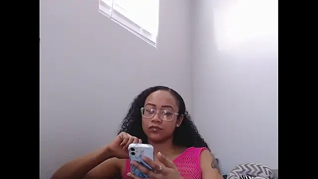 Snapshot of RylHoneyy chatting on 17, 2, 2026 RylHoneyy online show from 17, 2, 2026