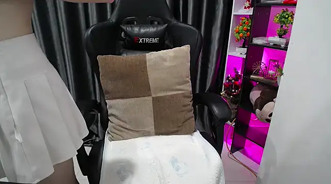 Yuki-yio online show from 1, 3, 2025