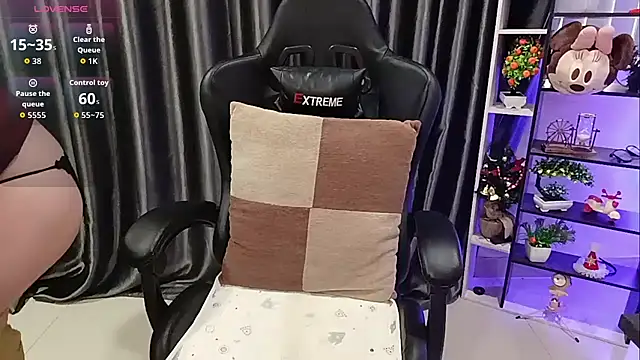 Yuki-yio online show from 25, 10, 2025