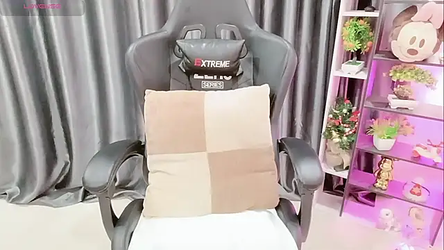 Yuki-yio online show from 28, 2, 2026