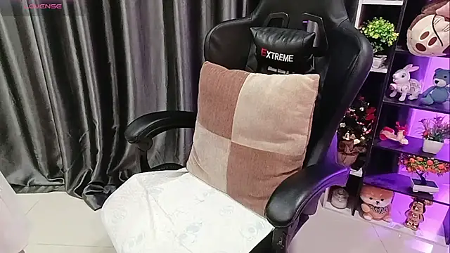 Yuki-yio online show from 5, 4, 2026