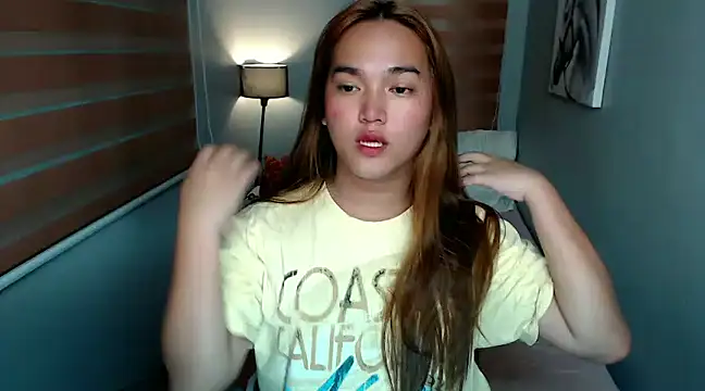 Snapshot of MoaningKylie chatting on 17, 12, 2024 MoaningKylie online show from 17, 12, 2024