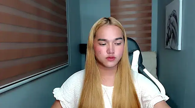 Snapshot of MoaningKylie chatting on 1, 2, 2025 MoaningKylie online show from 1, 2, 2025