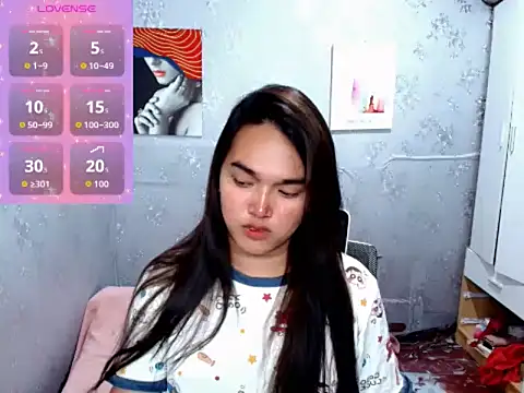 Snapshot of MoaningKylie chatting on 6, 10, 2025 MoaningKylie online show from 6, 10, 2025