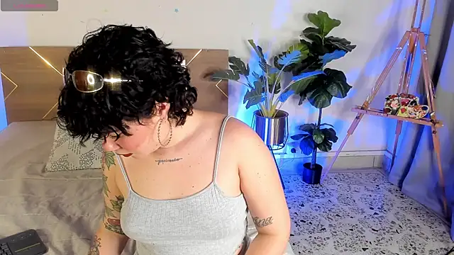 Snapshot of Amy_art chatting on 24, 6, 2026 Amy art online show from 24, 6, 2026