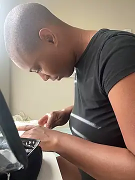 Snapshot of HoneyDripHer chatting on 13, 10, 2025 HoneyDripHer online show from 13, 10, 2025