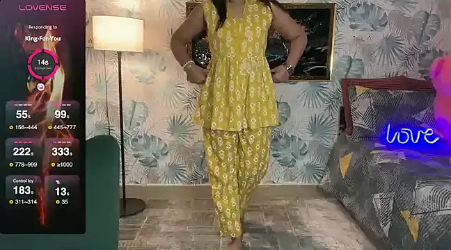 Sizzling  ZAARA online show from 24, 1, 2025