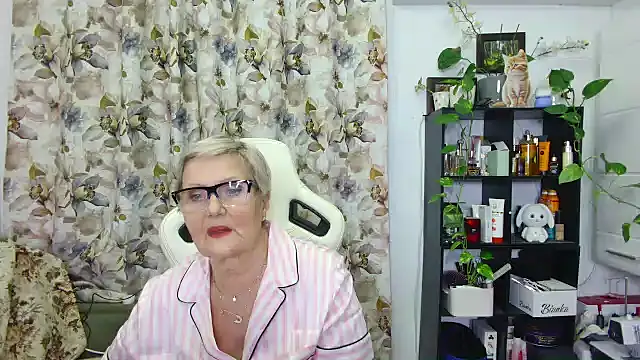 Snapshot of Selenna57 chatting on 13, 2, 2025 Selenna57 online show from 13, 2, 2025