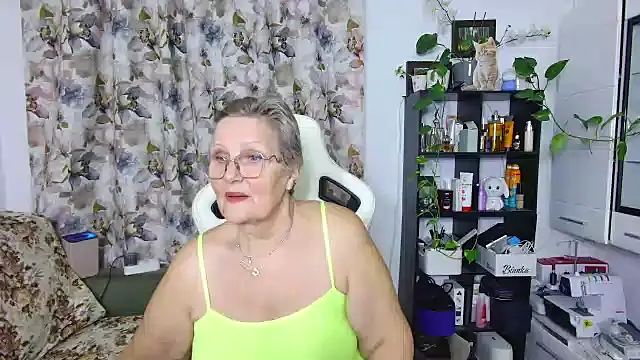 Snapshot of Selenna57 chatting on 24, 2, 2025 Selenna57 online show from 24, 2, 2025