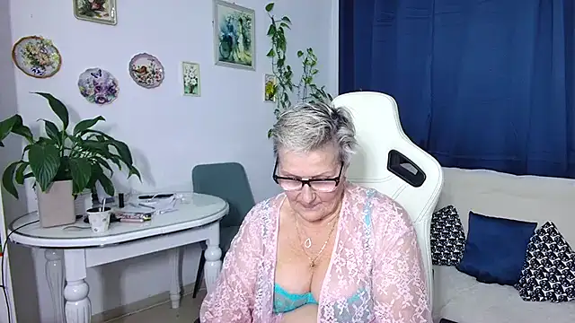 Snapshot of Selenna57 chatting on 20, 12, 2025 Selenna57 online show from 20, 12, 2025