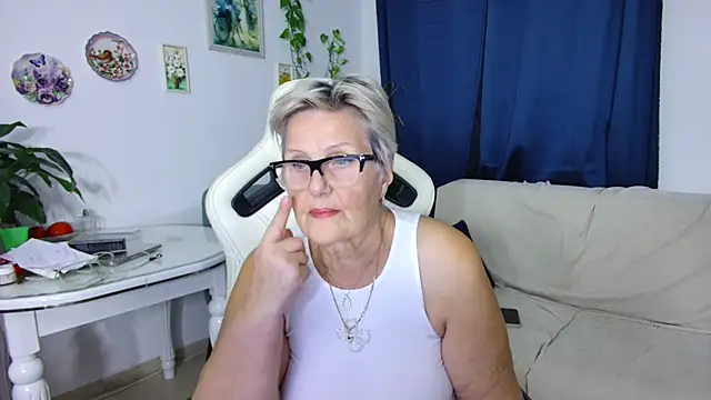 Snapshot of Selenna57 chatting on 7, 1, 2026 Selenna57 online show from 7, 1, 2026