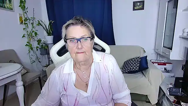 Snapshot of Selenna57 chatting on 29, 3, 2026 Selenna57 online show from 29, 3, 2026