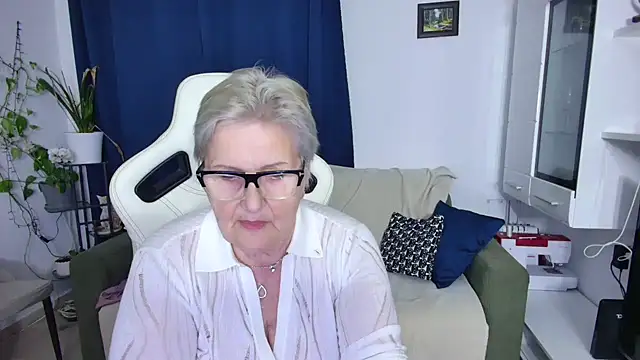 Selenna57 online show from 14, 4, 2026