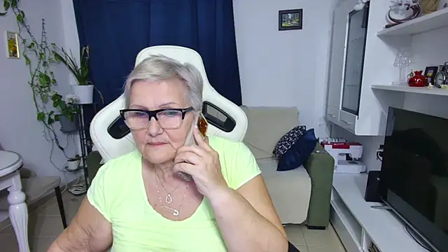 Selenna57 online show from 19, 4, 2026