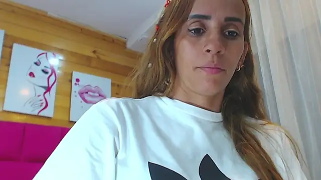 Snapshot of Amber_Moore chatting on 4, 2, 2025 Amber Moore online show from 4, 2, 2025