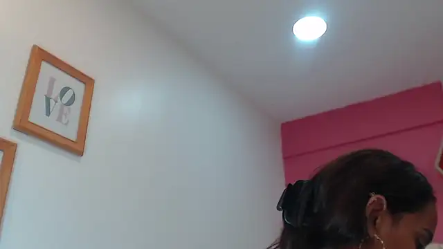 Snapshot of Amber_Moore chatting on 8, 9, 2025 Amber Moore online show from 8, 9, 2025