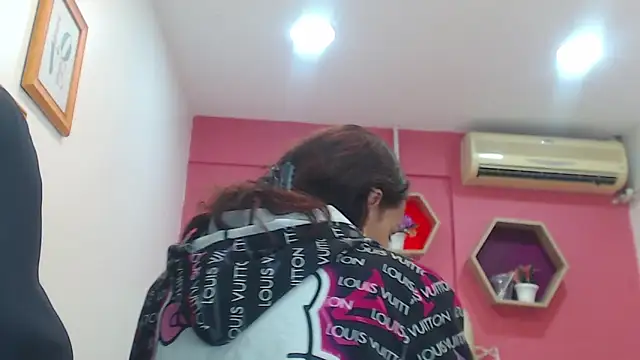 Snapshot of Amber_Moore chatting on 10, 9, 2025 Amber Moore online show from 10, 9, 2025