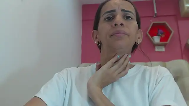 Snapshot of Amber_Moore chatting on 4, 10, 2025 Amber Moore online show from 4, 10, 2025