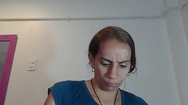 Snapshot of Amber_Moore chatting on 23, 10, 2025 Amber Moore online show from 23, 10, 2025