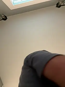 smokeymt420 online show from 12, 4, 2026