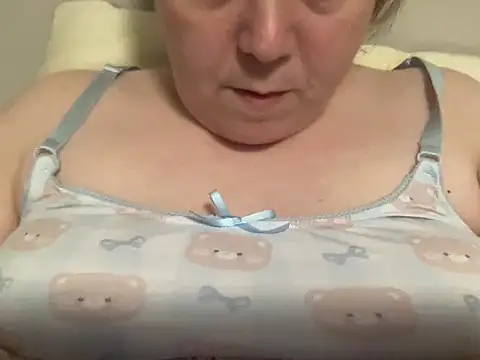 Snapshot of ParisNova chatting on 5, 3, 2025 ParisNova online show from 5, 3, 2025