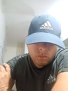 chicoguapo8 online show from 25, 2, 2025