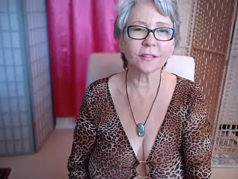 petradaniels online show from 29, 9, 2025