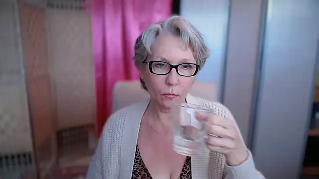 petradaniels online show from 17, 12, 2025