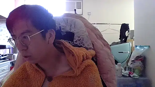 Snapshot of charlie_xdd chatting on 8, 3, 2025 charlie xdd online show from 8, 3, 2025