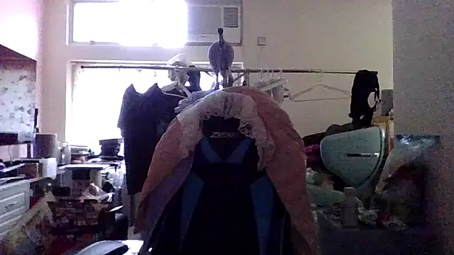 Snapshot of charlie_xdd chatting on 8, 3, 2025 charlie xdd online show from 8, 3, 2025