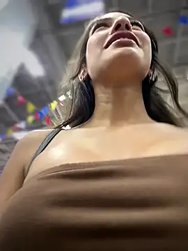 DulceLenns online show from 10, 4, 2026