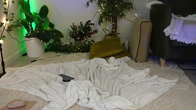 Snapshot of ScarletBlaze chatting on 19, 12, 2024 ScarletBlaze online show from 19, 12, 2024