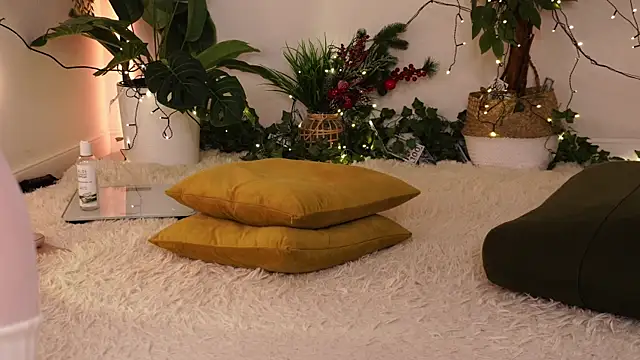 Snapshot of ScarletBlaze chatting on 10, 3, 2025 ScarletBlaze online show from 10, 3, 2025