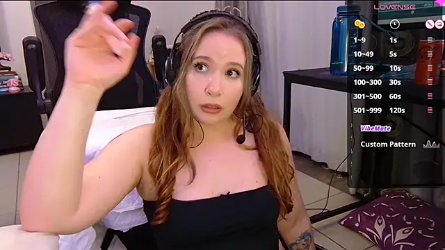 Snapshot of ScarletCarnal chatting on 5, 1, 2025 ScarletCarnal online show from 5, 1, 2025