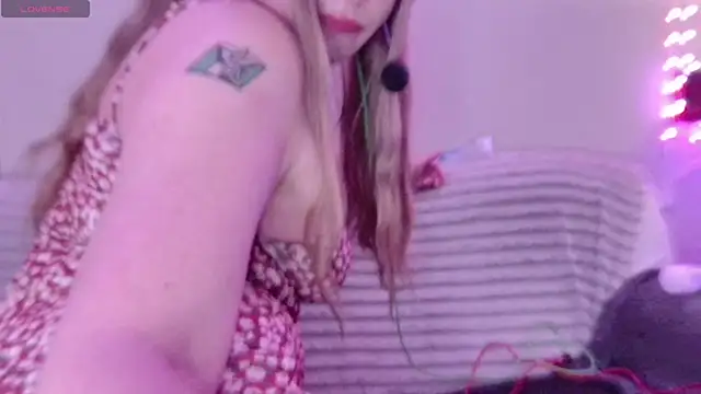 Snapshot of ScarletCarnal chatting on 13, 9, 2025 ScarletCarnal online show from 13, 9, 2025