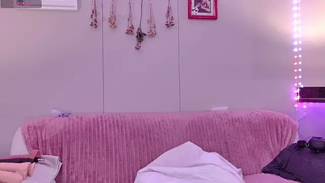 Snapshot of ScarletCarnal chatting on 16, 11, 2025 ScarletCarnal online show from 16, 11, 2025