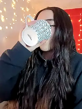 Snapshot of IvonneT chatting on 11, 12, 2024 IvonneT online show from 11, 12, 2024