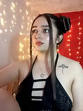 Snapshot of IvonneT chatting on 2, 2, 2025 IvonneT online show from 2, 2, 2025