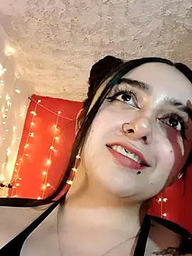 Snapshot of IvonneT chatting on 2, 2, 2025 IvonneT online show from 2, 2, 2025